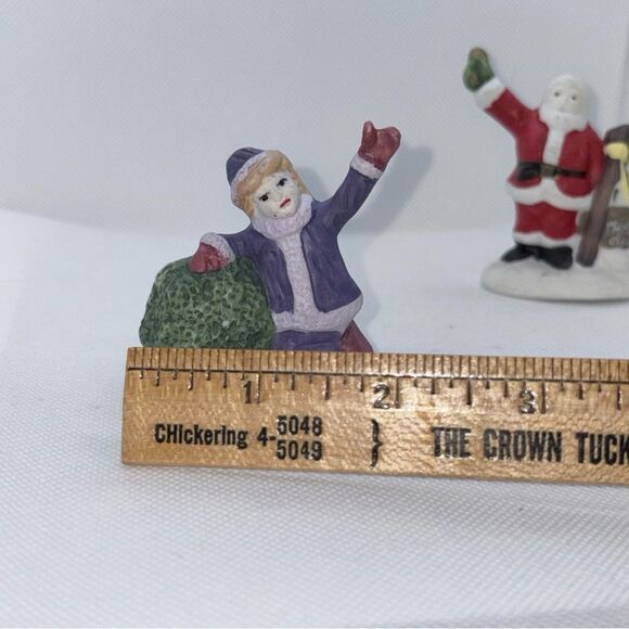 Festive Holiday Figurine Set - Santa and Friends - Picture 7 of 10